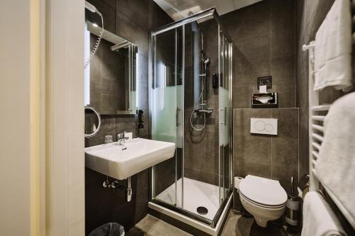 Hotel Pension Alla Lenz - image 6