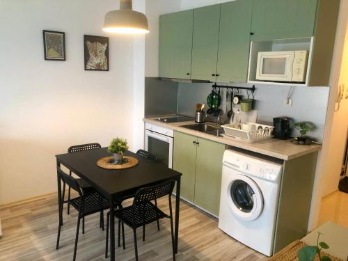 Létesítmények, DardaNelly in Varvara