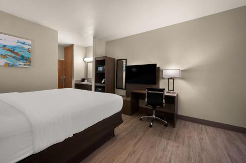 Comfort Inn & Suites Fenton - image 7