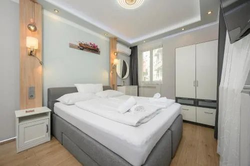 Palais Pálffy Apartments Vienna in Wien, Österreich