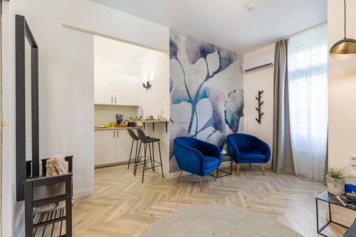 One-Bedroom Apartment image 2