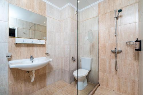 Standard Double or Twin Room with Balcony image 8