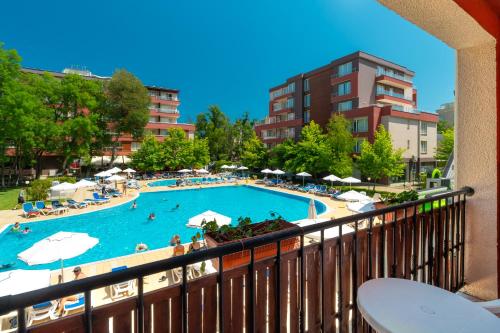 Standard Double or Twin Room with Balcony image 7