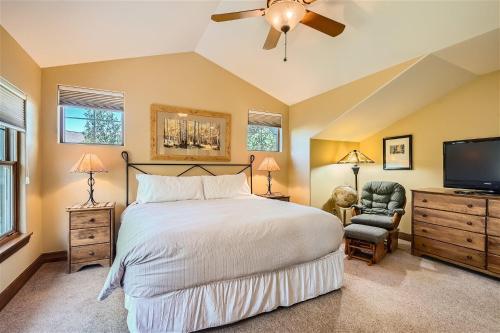 Highland Greens Spruce Townhouse - image 9