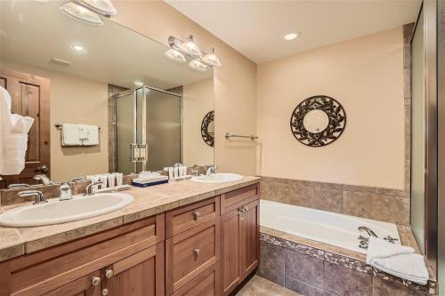 Highland Greens Spruce Townhouse - image 6