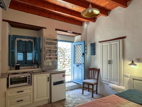 Symi Uptown Carmine 3