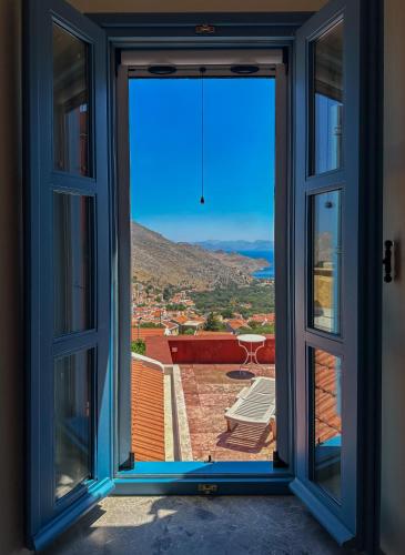 Symi Uptown Carmine 3