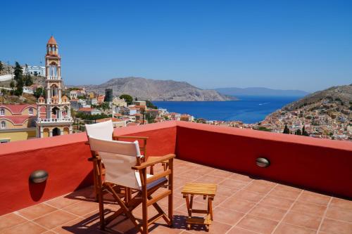 Symi Uptown Carmine 1
