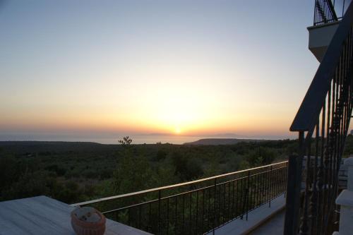 Thelea Mani Thelea Mani