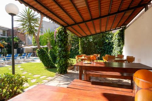 Kert, Hotel Yola in Altafulla