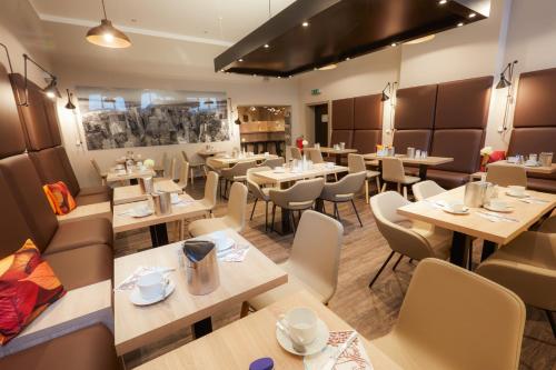 Manhattan Hotel - image 7