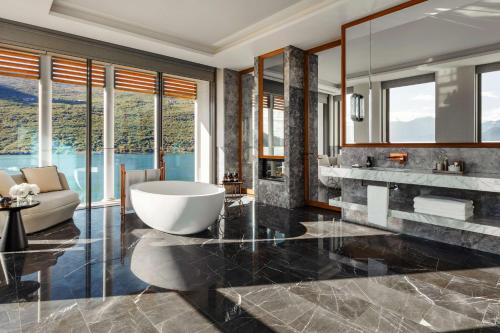 حمام, One&Only Portonovi in Denovici