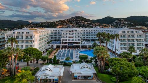 Vedere exterior, Aqua Hotel Aquamarina & Spa in Santa Susana