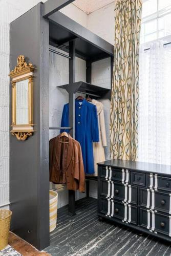 Elegant Edgy Loft Elegant Edgy Loft