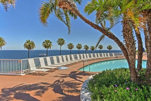 Gorgeous Oceanfront Villa With Panoramic Views thumb 3