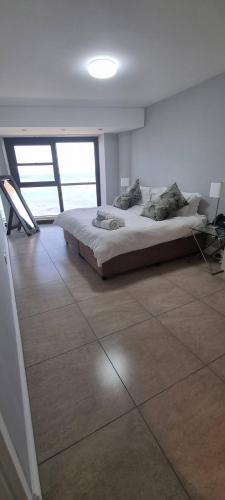 Oceanview 1002 Strand - image 12