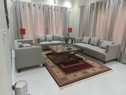 Hidden Hills Hotel & Resort - image 2