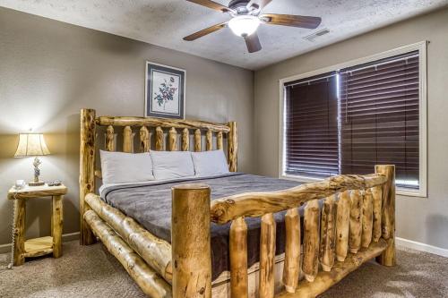 Great Smoky View Panoramic View FREE tickets for each paid day Hot Tub WIFI!!! - image 6