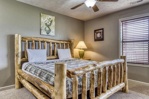 Great Smoky View Panoramic View FREE tickets for each paid day Hot Tub WIFI!!! - image 9