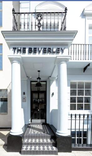 The Beverley Apartments London - Victoria 2