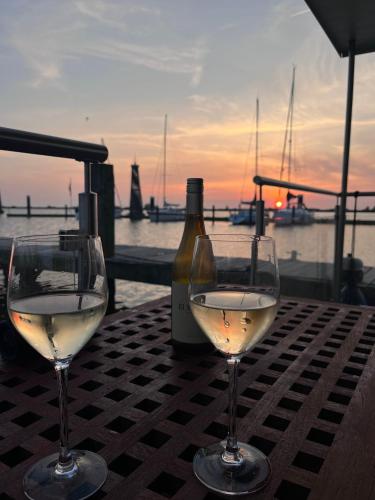 สภาพแวดล้อมโดยรอบ, Oktopus-Lofts - Houseboat in ลิลี่สตัด