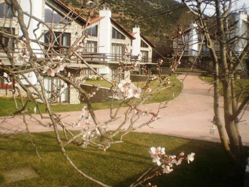 Létesítmények, Naiades Village in Polydrosos