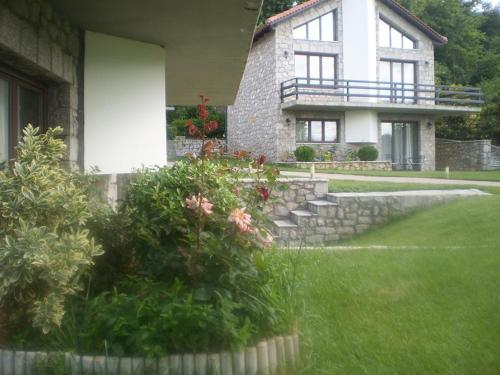 Bejárat, Naiades Village in Polydrosos