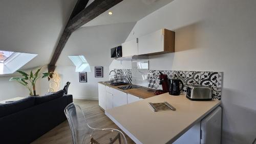 Kitchen, Maison Saint Surin near Eglise Saint-Antoine