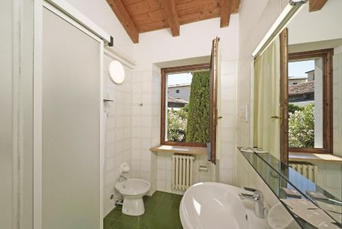 One-Bedroom Apartment Plus with Terrace image 2