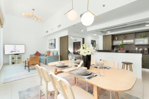 New Ultimate Stay 5 min walk from Dubai Mall Lofts Tower 5 pax, Dubai (foto 5)