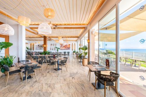 Étterem, Globales Playa Estepona in Atalaya Isdabe