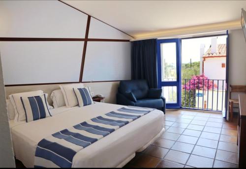 Hotel Blaumar Cadaqués by Fimedhotels Room Type - Deluxe Double Room with Bath