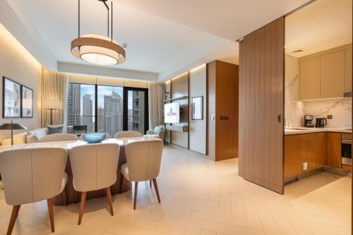 Deluxe 3BR Home in Address Opera with Full Burj View, Dubai (photo 6)