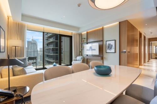 Deluxe 3BR Home in Address Opera with Full Burj View, Dubai (photo 8)