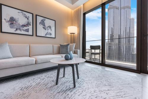 Deluxe 3BR Home in Address Opera with Full Burj View, Dubai (photo 3)