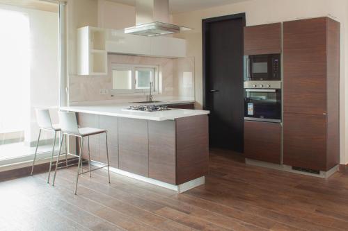 Casa Reina Luxury Apartments Gulberg Lahore- Penthouse - image 11