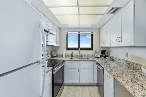 Coastal Charmer Ocean View Pool Walk to shopping dining Trillium 601 in New Smyrna Beach, USA
