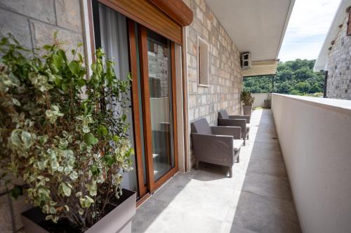 Apartmani Milos - Meljine in Savina Monastery