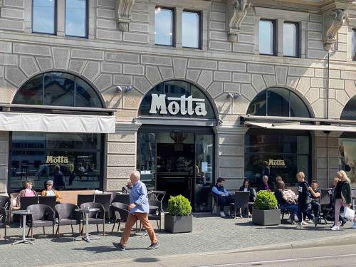 Restaurant, Studio Apt in Charming Zurich Old Town M07 in Zürich