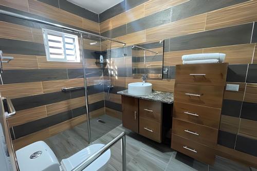 Bathroom, Apart hotel Costa Verde Exclusivo y Seguro #5 con cama Queen in Las Galeras