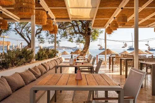 Restaurant, Daphnis Hotel in Golturkbuku