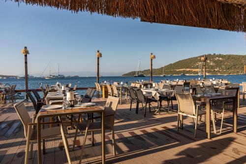 Restaurant, Daphnis Hotel in Golturkbuku