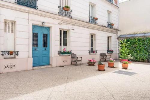 Vintage 2BD Apartment with Patio in Montmartre - image 7