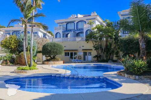3 bedrooms, 4 beds
