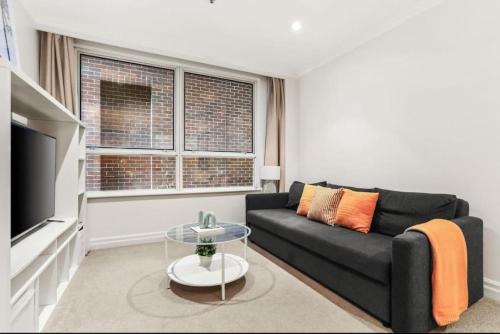 Spectacular 1 Bed Apartment in Sydney CBD with Gym - image 14