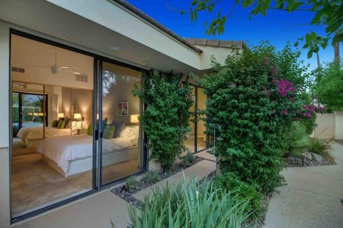 Lakefront Mountain View in PGA West in La Quinta, USA