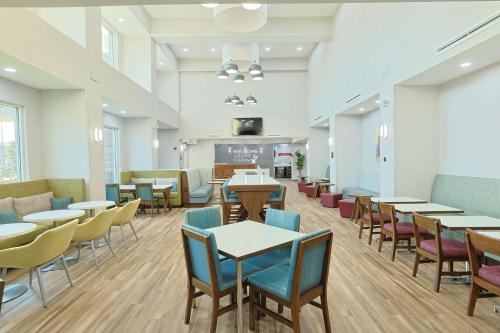 Hampton Inn & Suites Cleburne