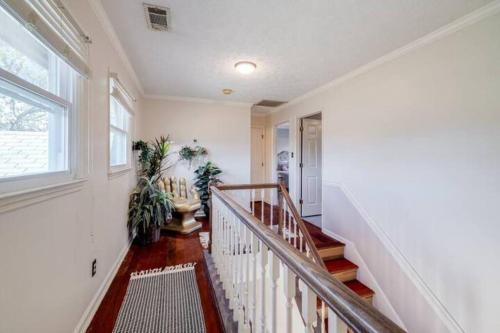Spacious House Near Savannah Airport - 5 BR