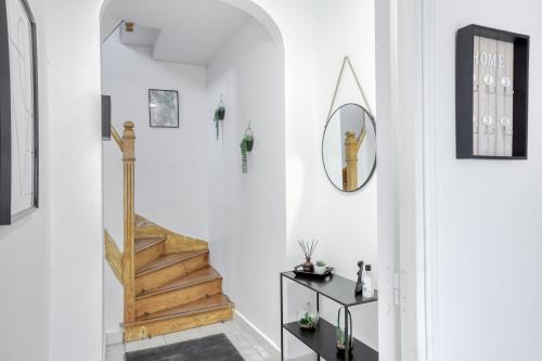 Maison 8 personnes - Parking - Metro 7 et Rer B a 6 minutes in La Courneuve