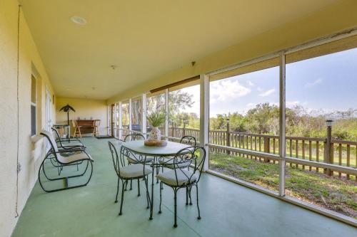 Lush Lorida Home on Lake Istokpoga in Sebring, USA